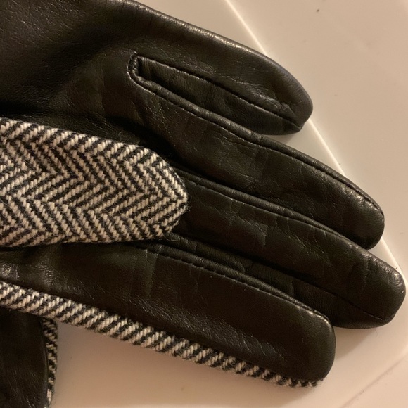 The Loft Black/White Gloves size Medium NWOT - Picture 9 of 11